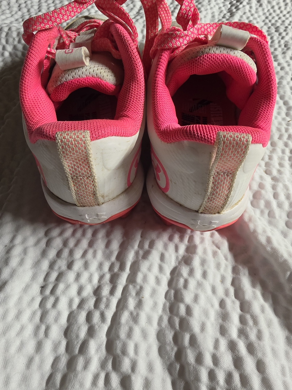 Under Armour Pink and White Kids' Softball Cleats - Picture 5 of 7